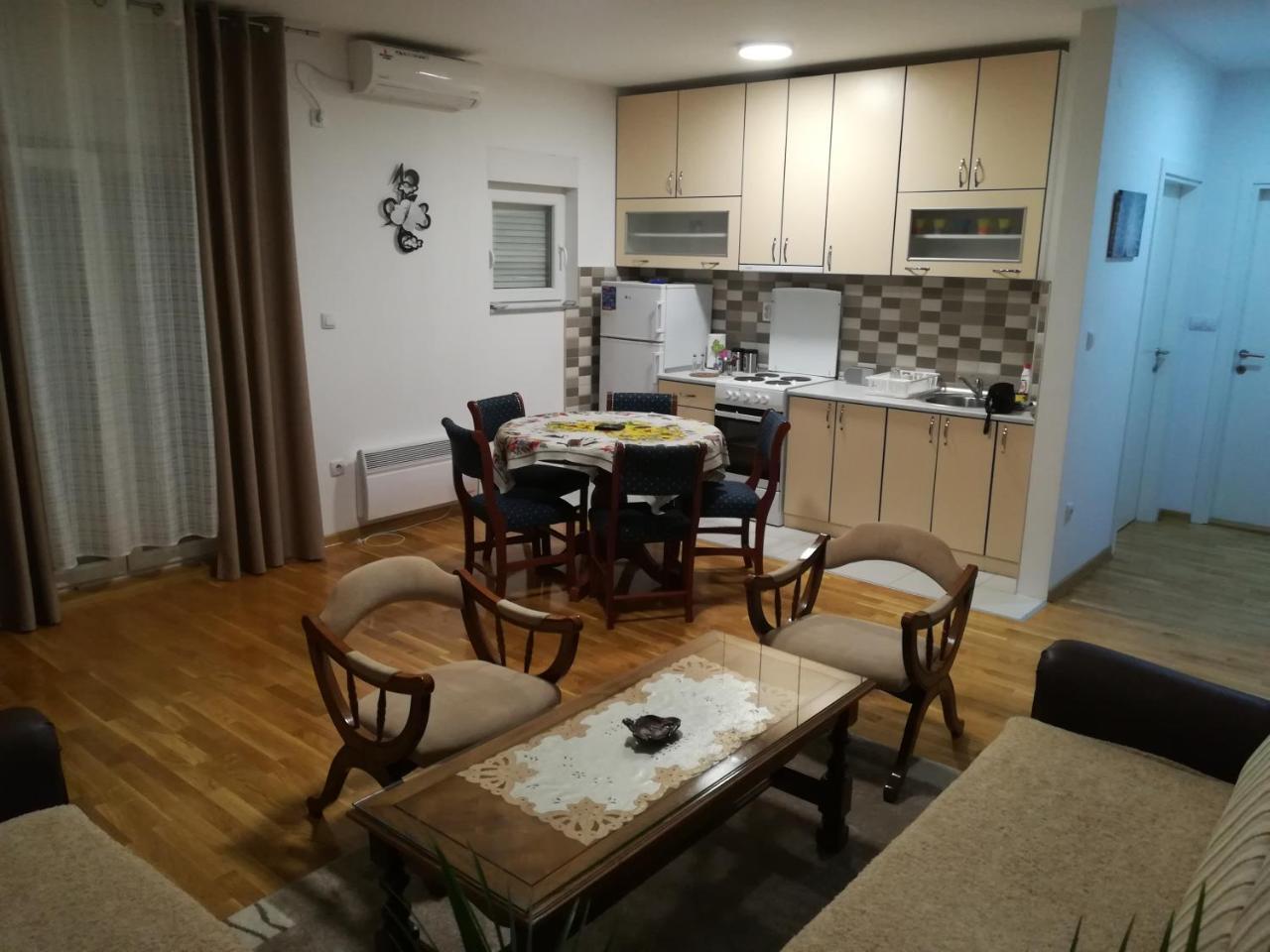 Ferienwohnung Apartmens Natali Belgrad Exterior foto